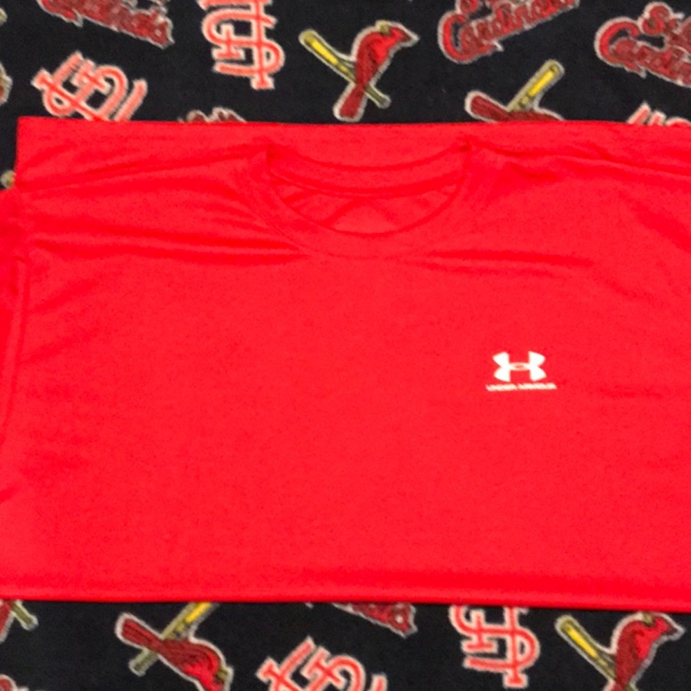 Under Armour short sleeve shirt